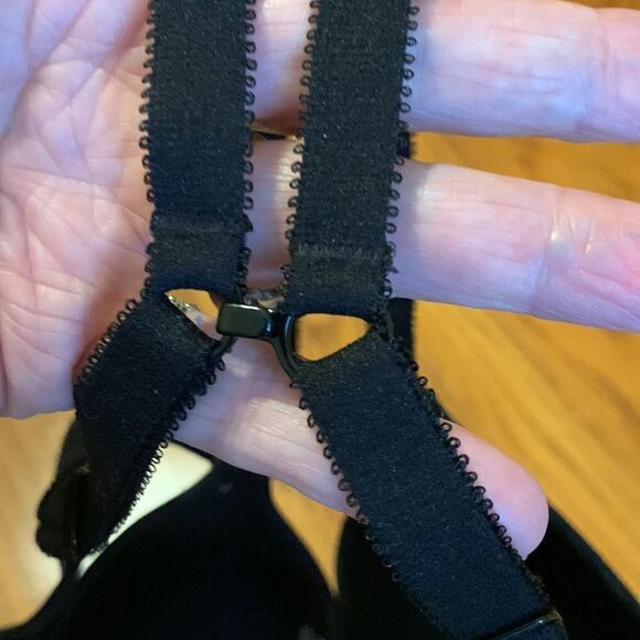 Ambrielle black 34B razor back bra lightly padded - Picture 4 of 4